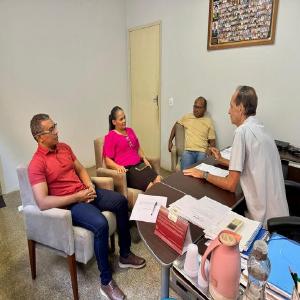 Professora Aurelina Ferreira Xavier se aposenta com homenagem marcada por gratidão e reconhecimento à sua trajetória na educação. Professora Aurelina Ferreira Xavier se aposenta com homenagem marcada por gratidão e reconhecimento à sua trajetória na educação.